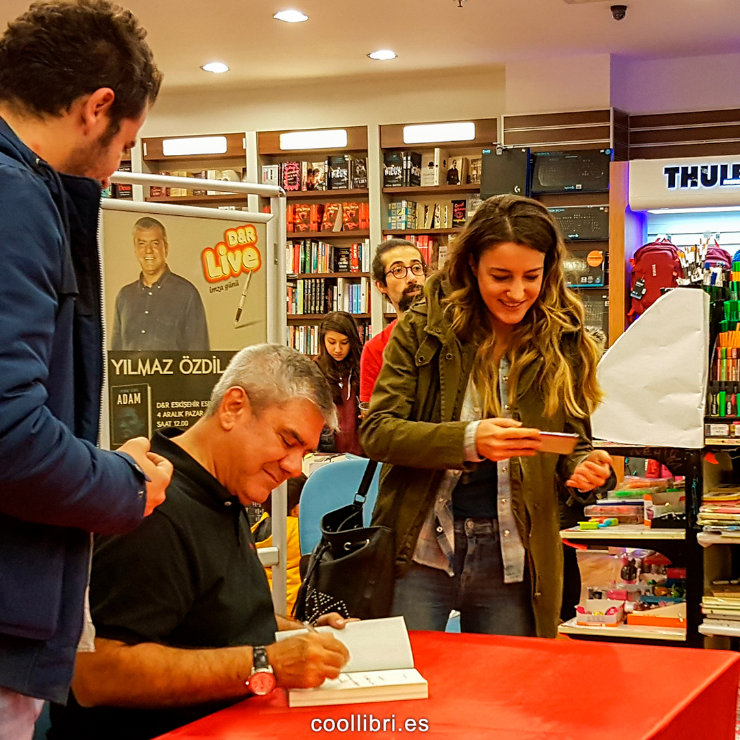 Consigue un espacio en librerías